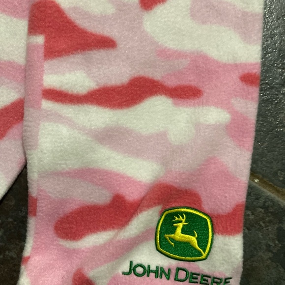 John Deere Pink Camouflage Hat and Scarf Set - Picture 4 of 6